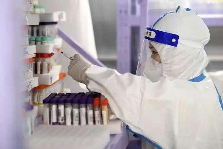  第一次疫情发生时间是多少年(第一年疫情是在几年几月爆发的)