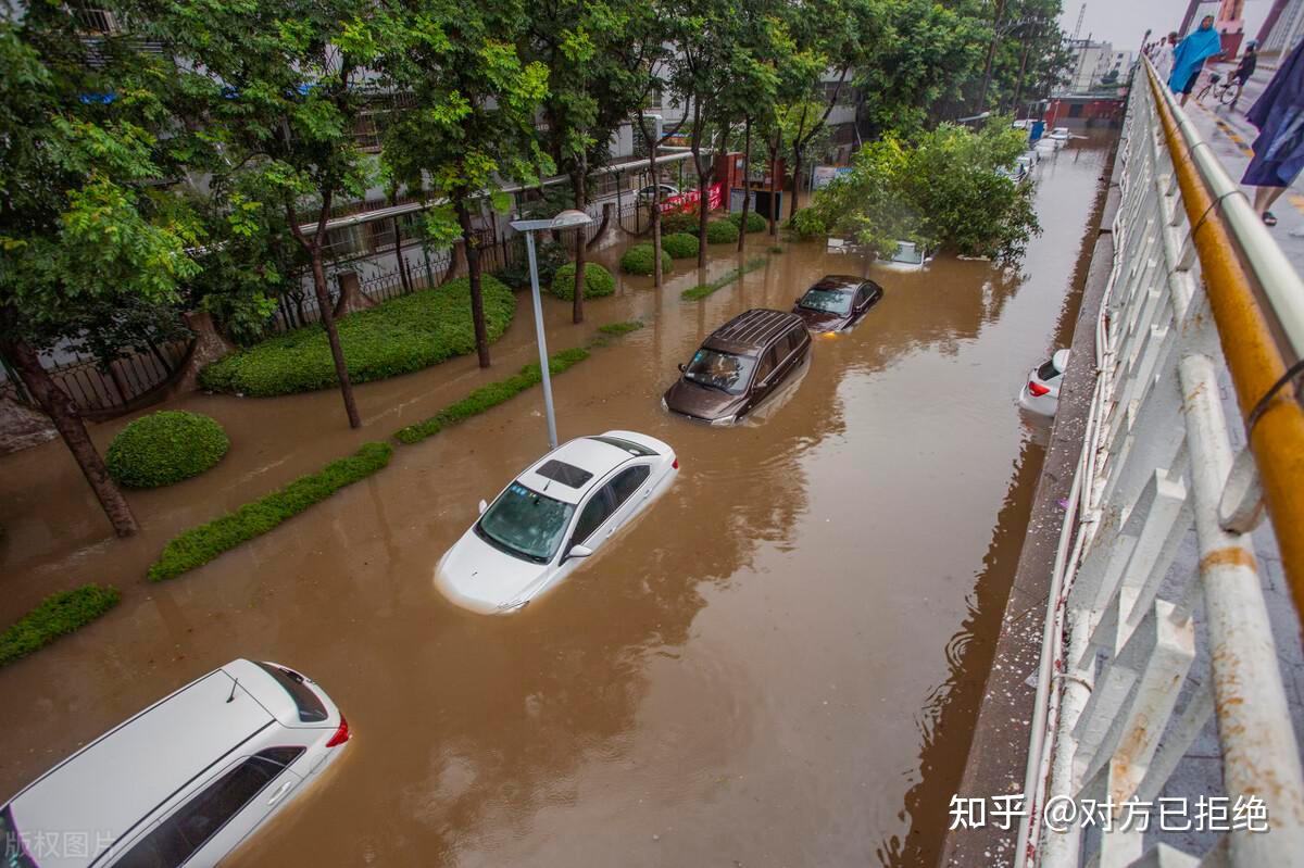 下雨天开车注意哪些事项 雨天开车务必要了解5个注意事项