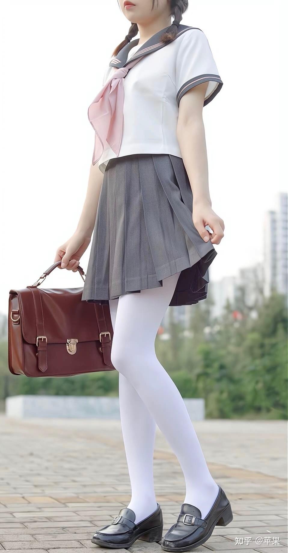 为什么女生的白袜子穿不脏? - 知乎