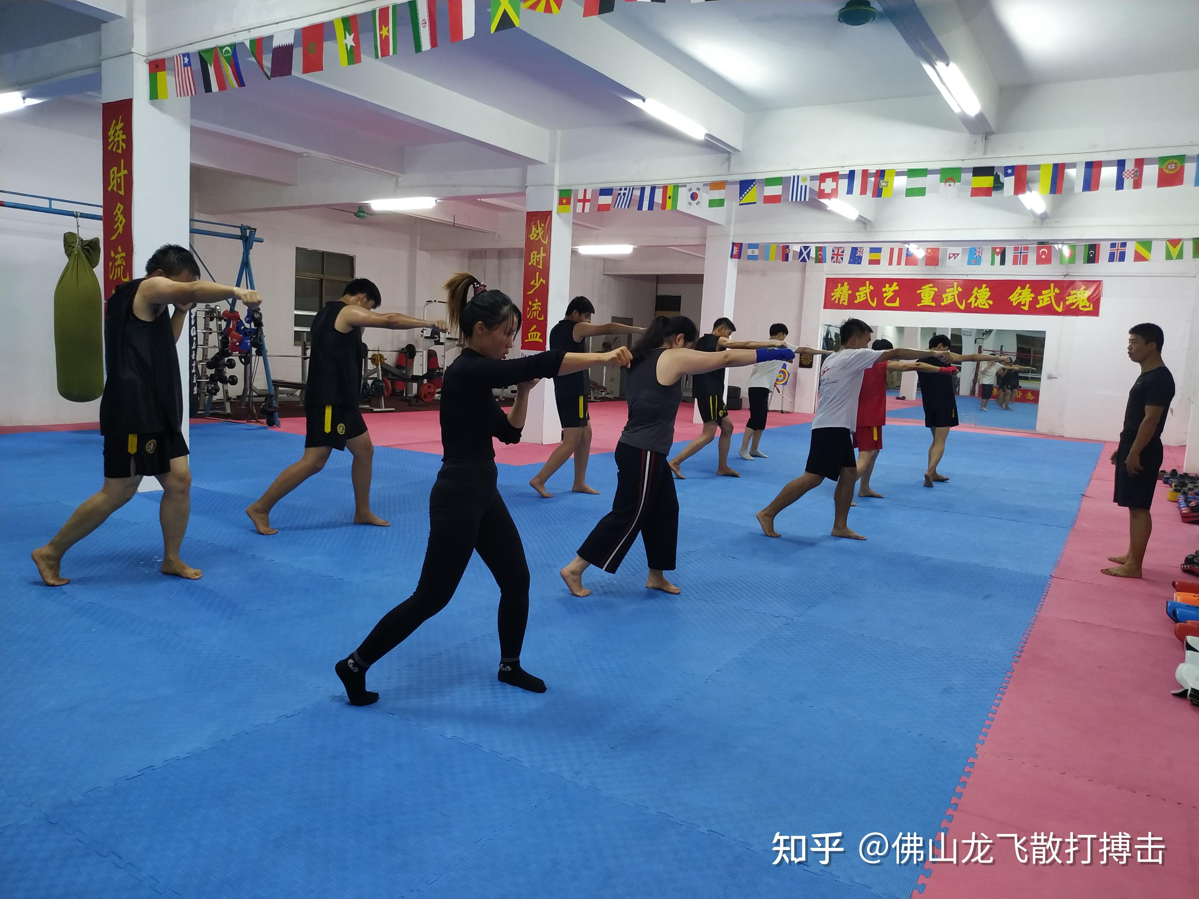 女性学散打的简单介绍 女性学散打的简单

先容
（女人学散打） 女性