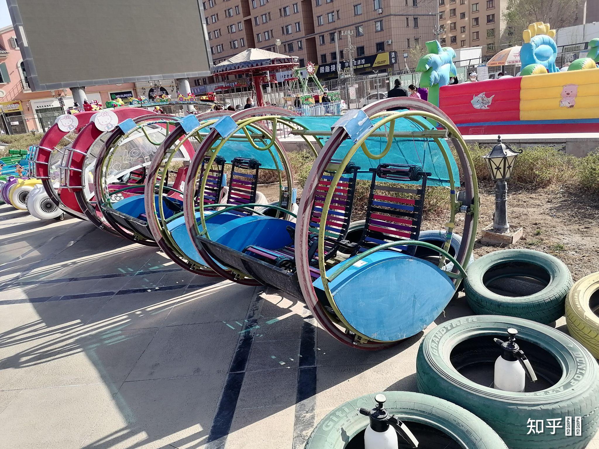 侏罗纪公园四中的球形观光车是如何驱动的