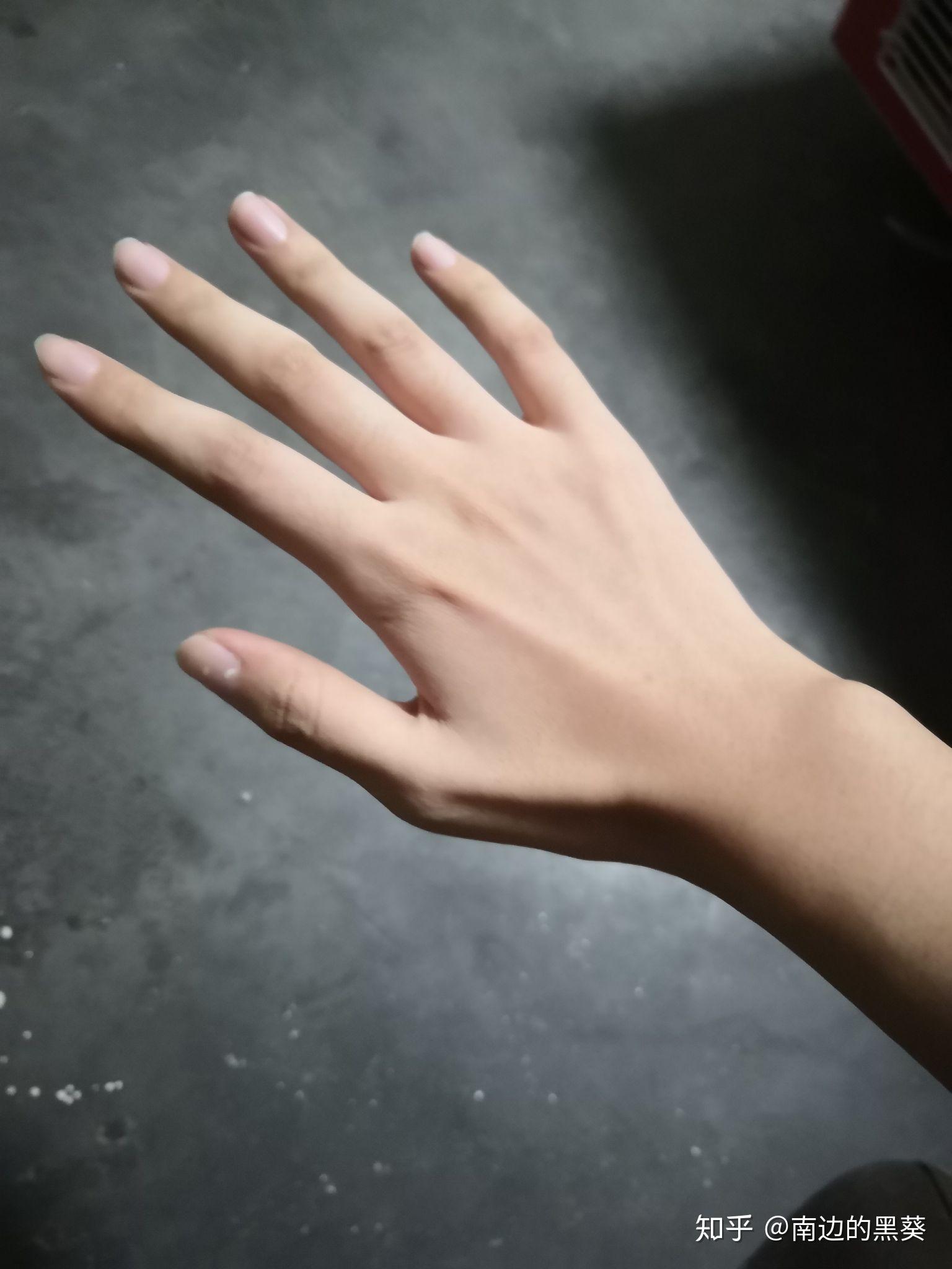 女生手比较大是什么体验?男生怎么看? - 知乎