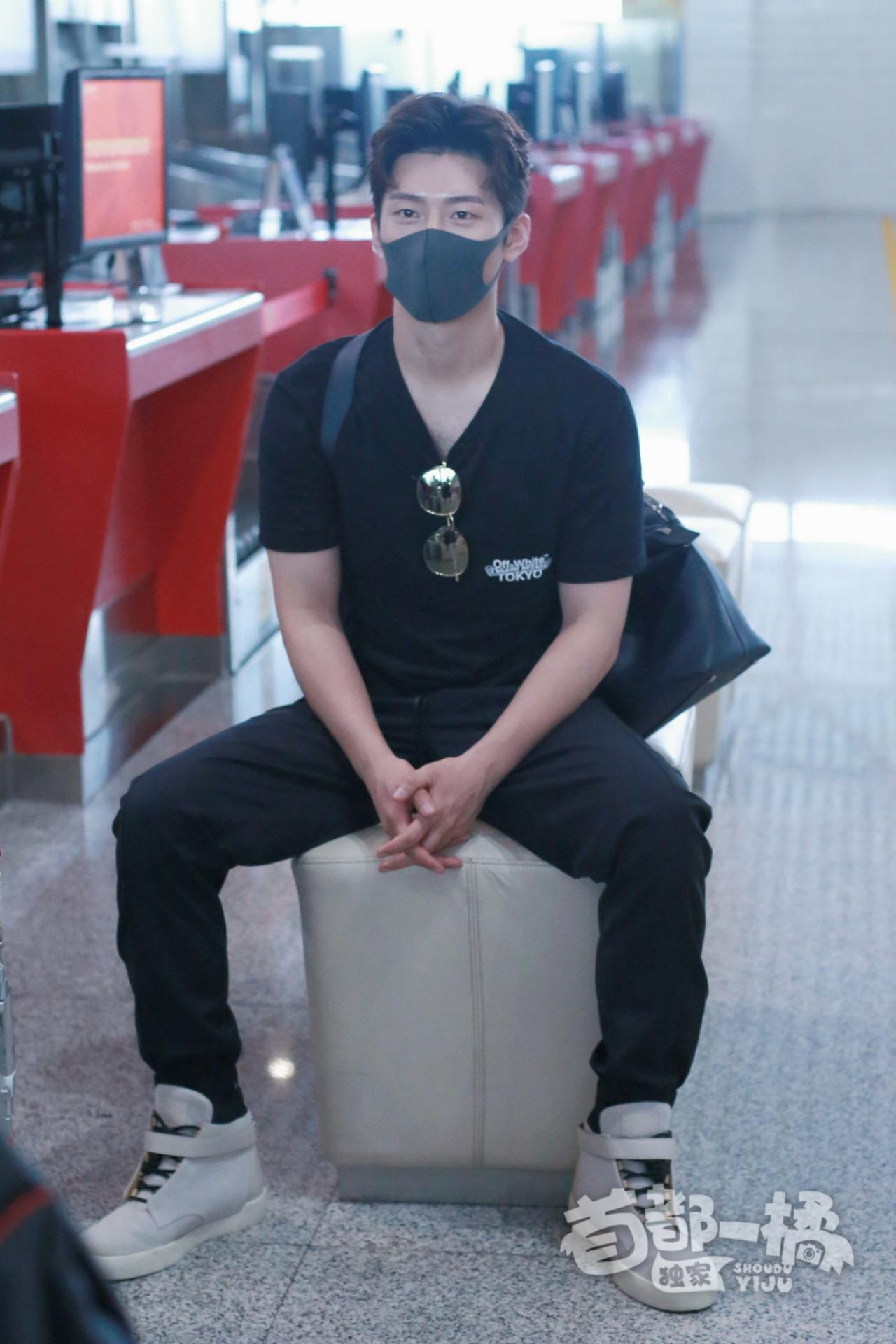 窦骁的美图或搞怪图有哪些?-窦骁帅照