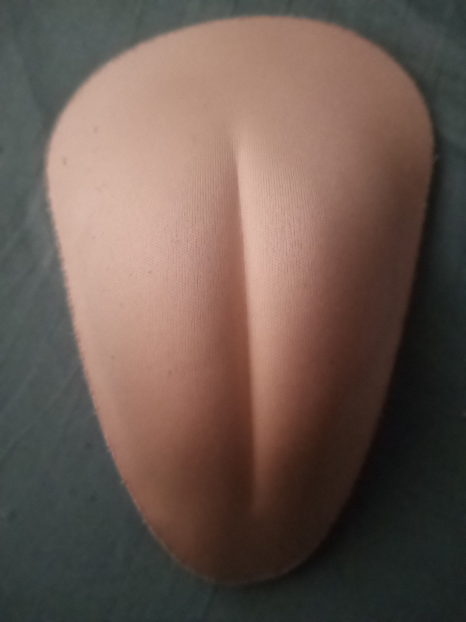 女装大佬怎么藏才能像女孩子一样平啊?