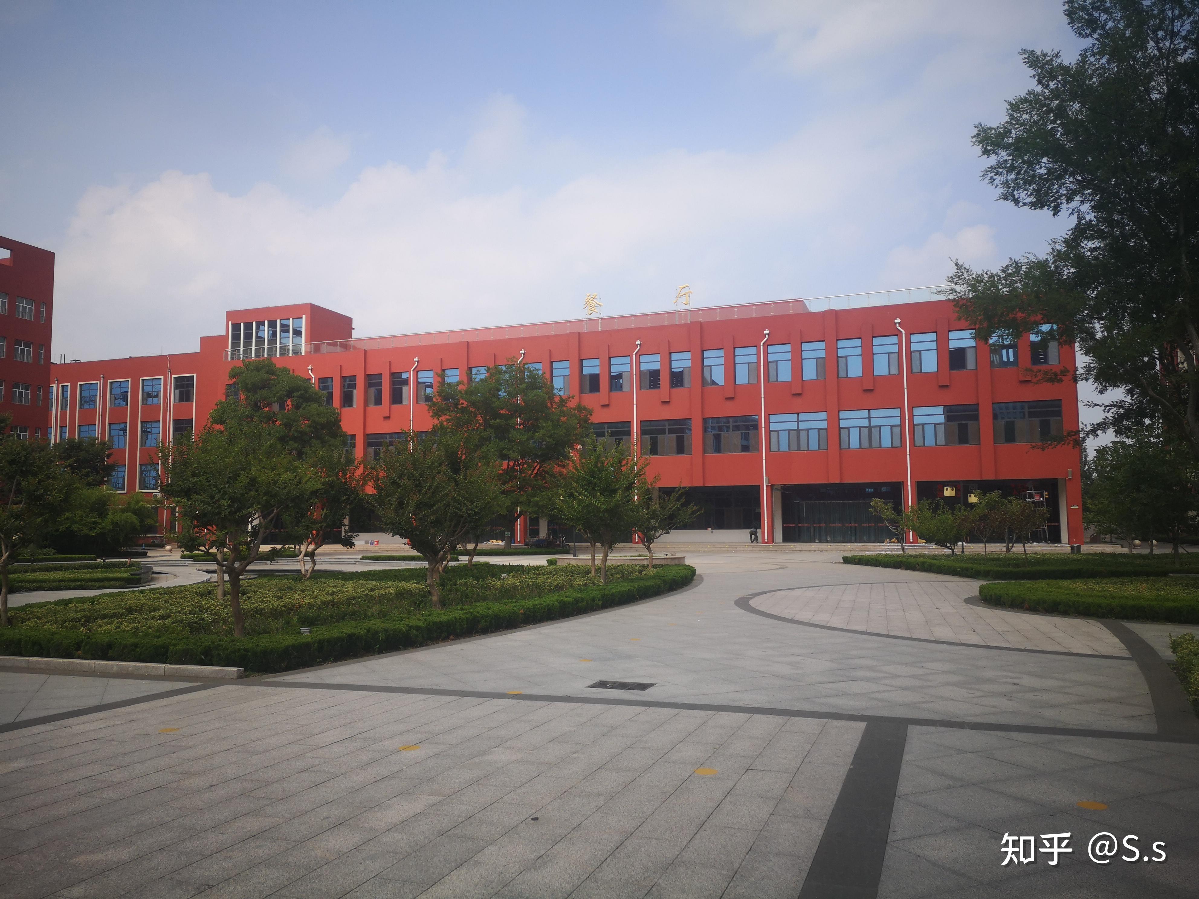 诸城超然中学的复读条件怎么样?