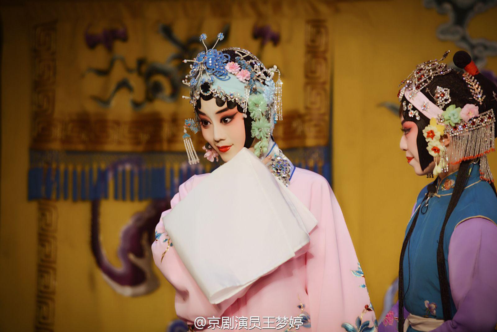 京剧的扮相能好看到什么程度? - 知乎