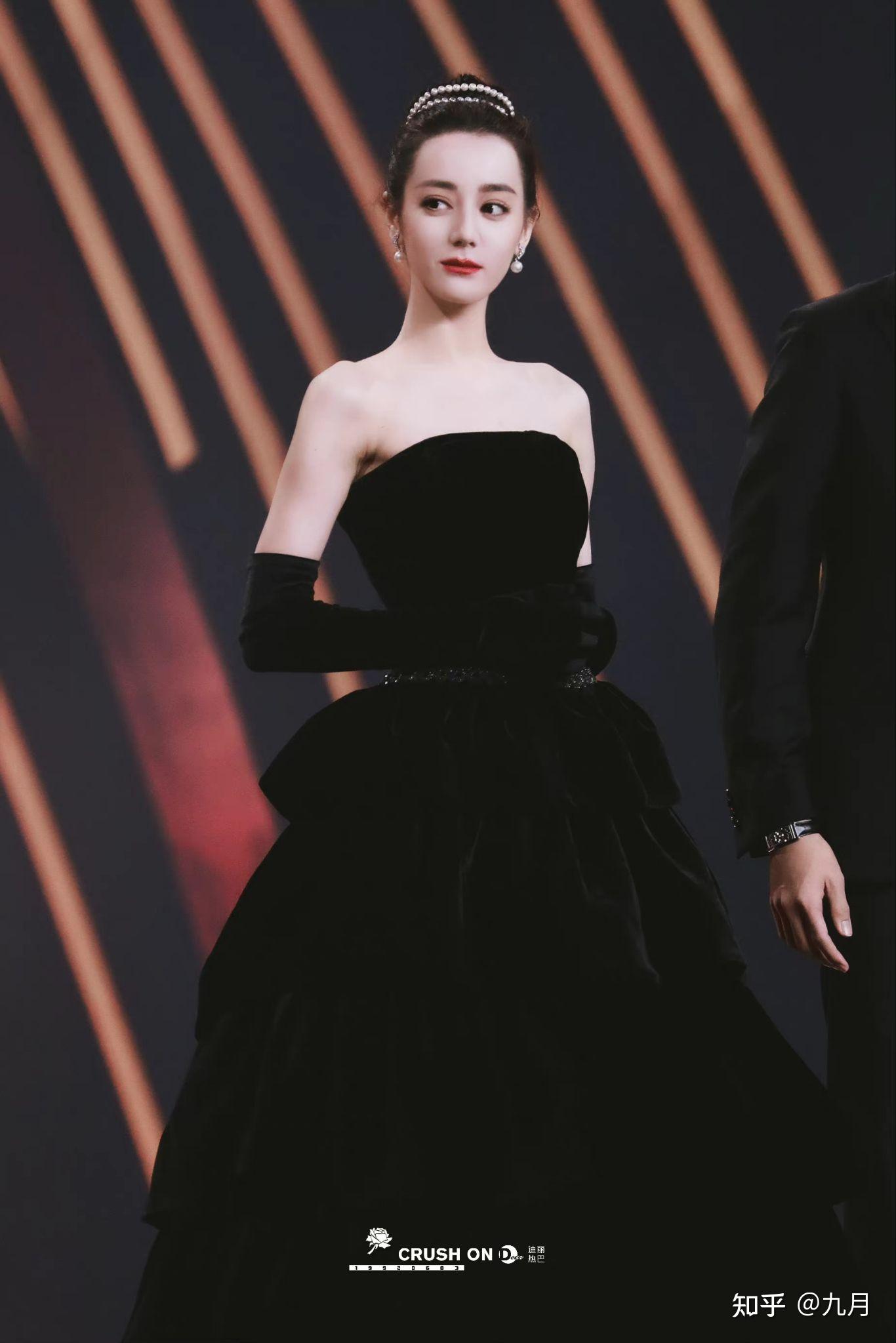 演员迪丽热巴有哪些出圈的红毯造型