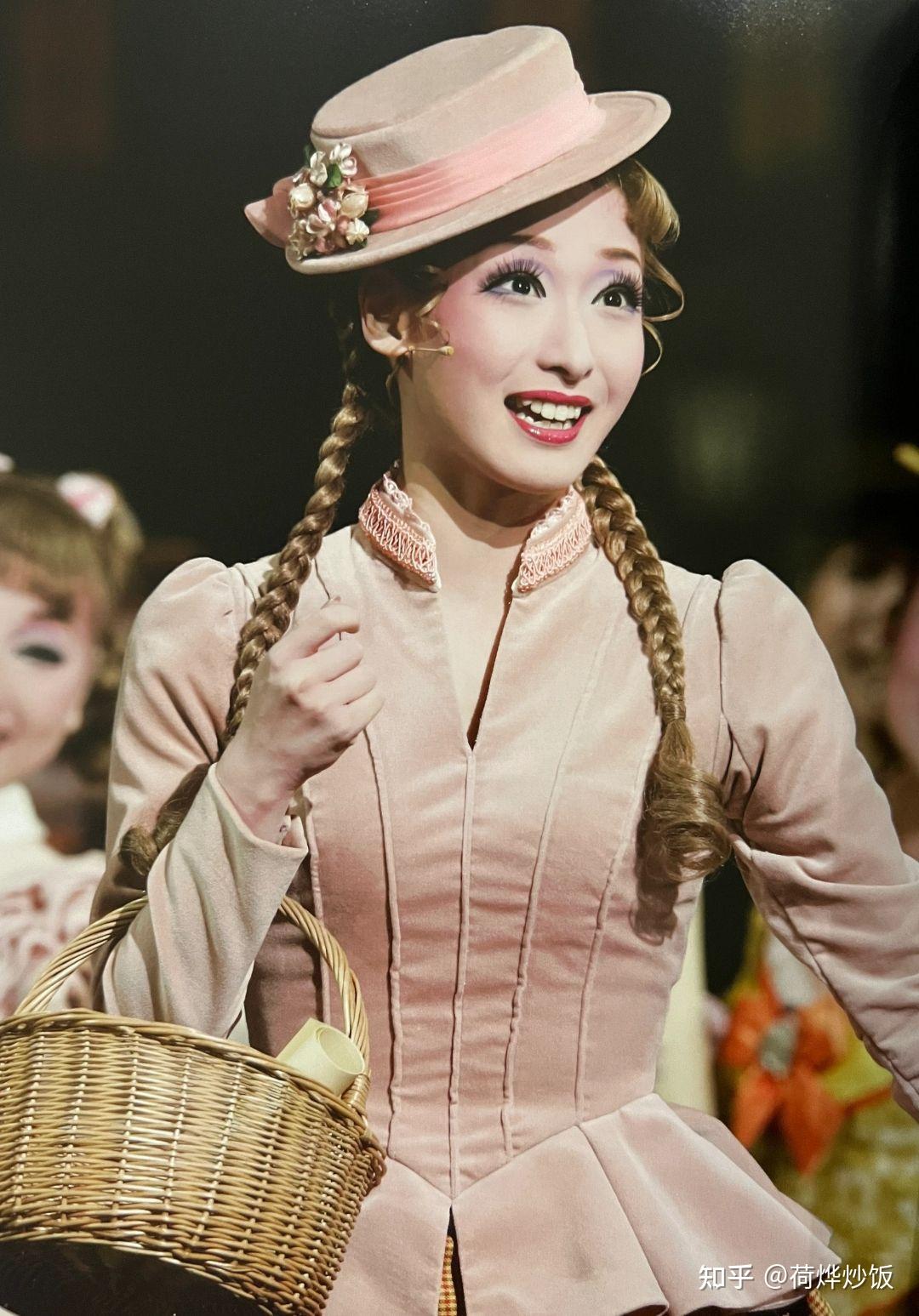 宝冢各组历代娘役top颜值天花板和地板砖分别是谁? - 知乎