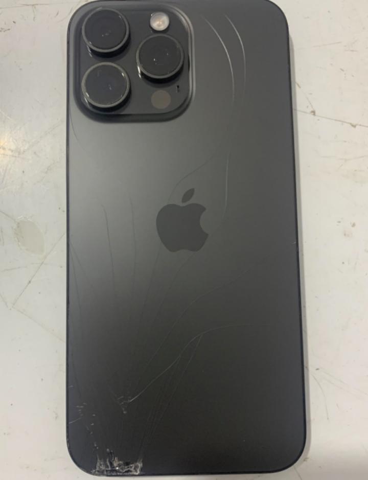 首发加价买的iphone15promax被摔碎粉丝已哭晕在厕所