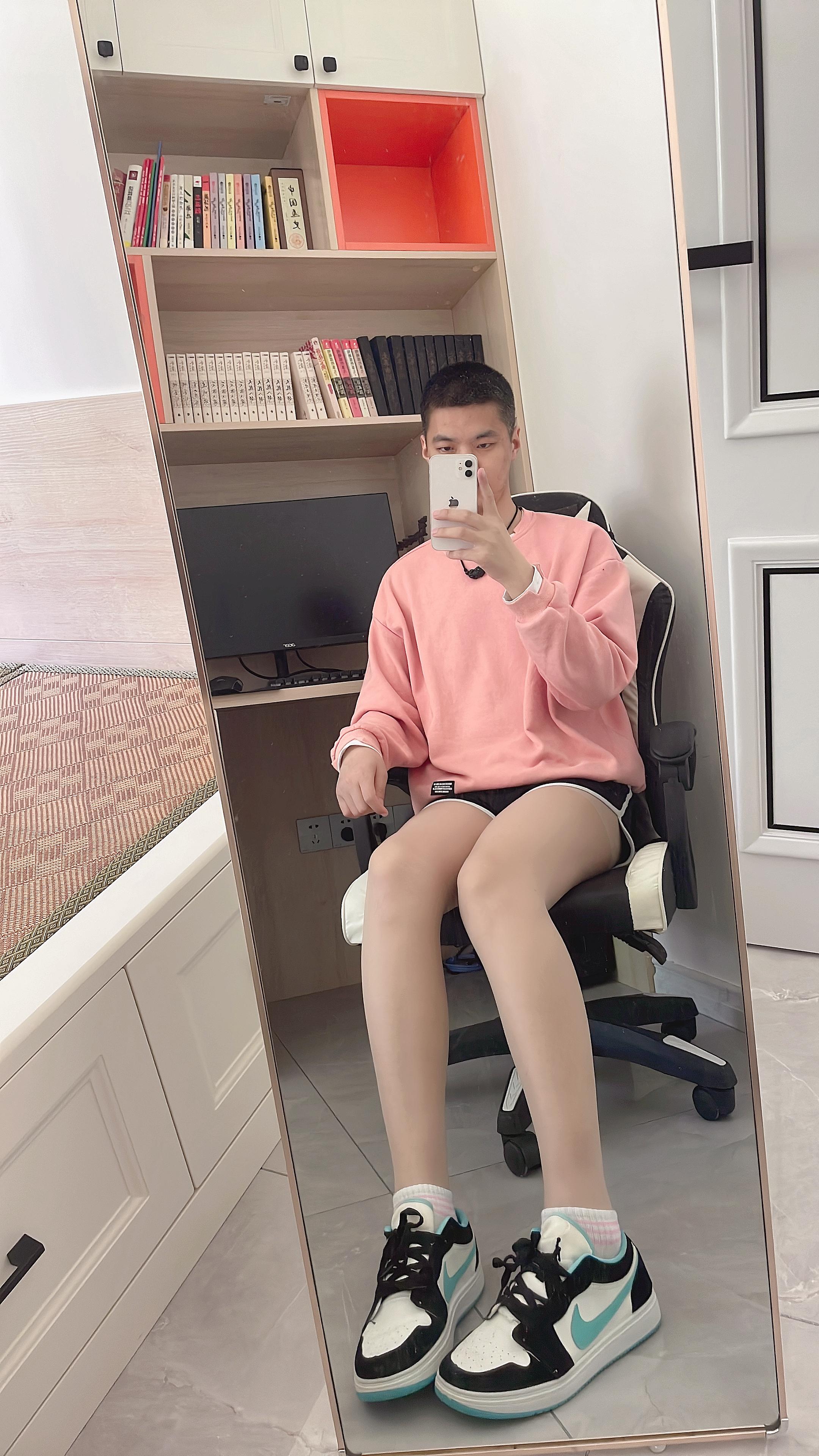 男生可以穿肉丝吗?