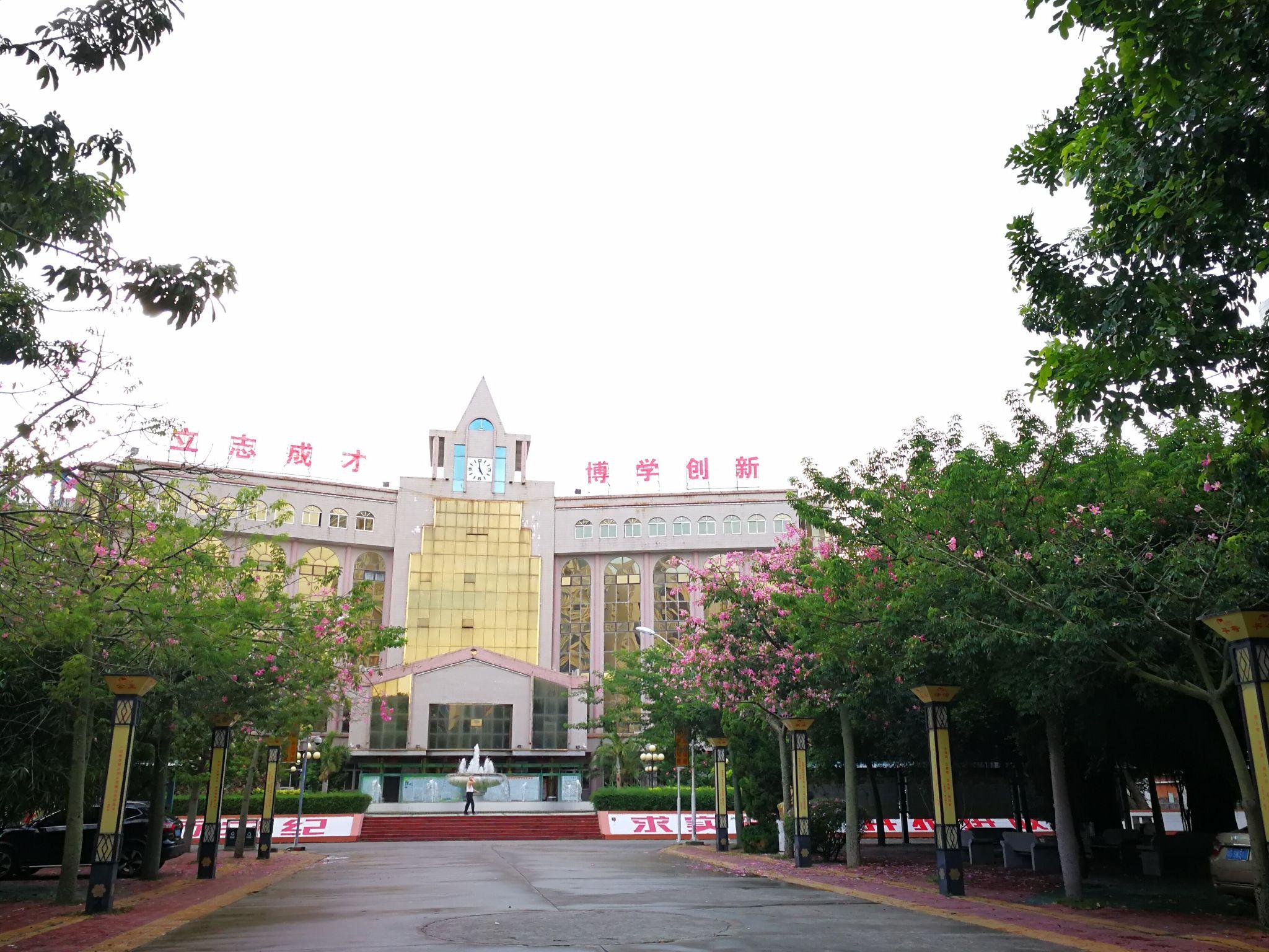 在吴川一中就读是种怎样的体验