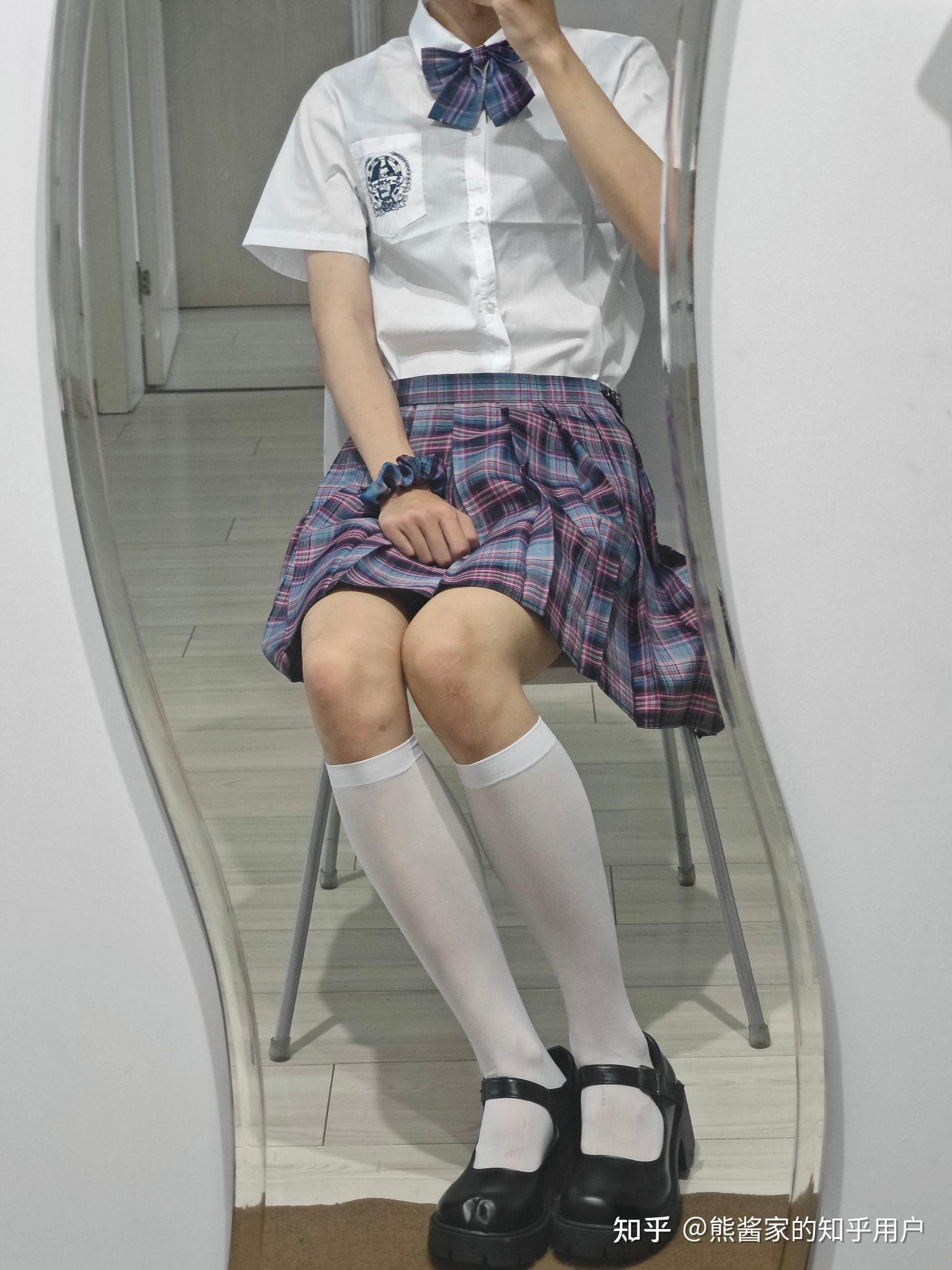 学校要求男生也穿白裤袜该怎么办?有没有类似的?