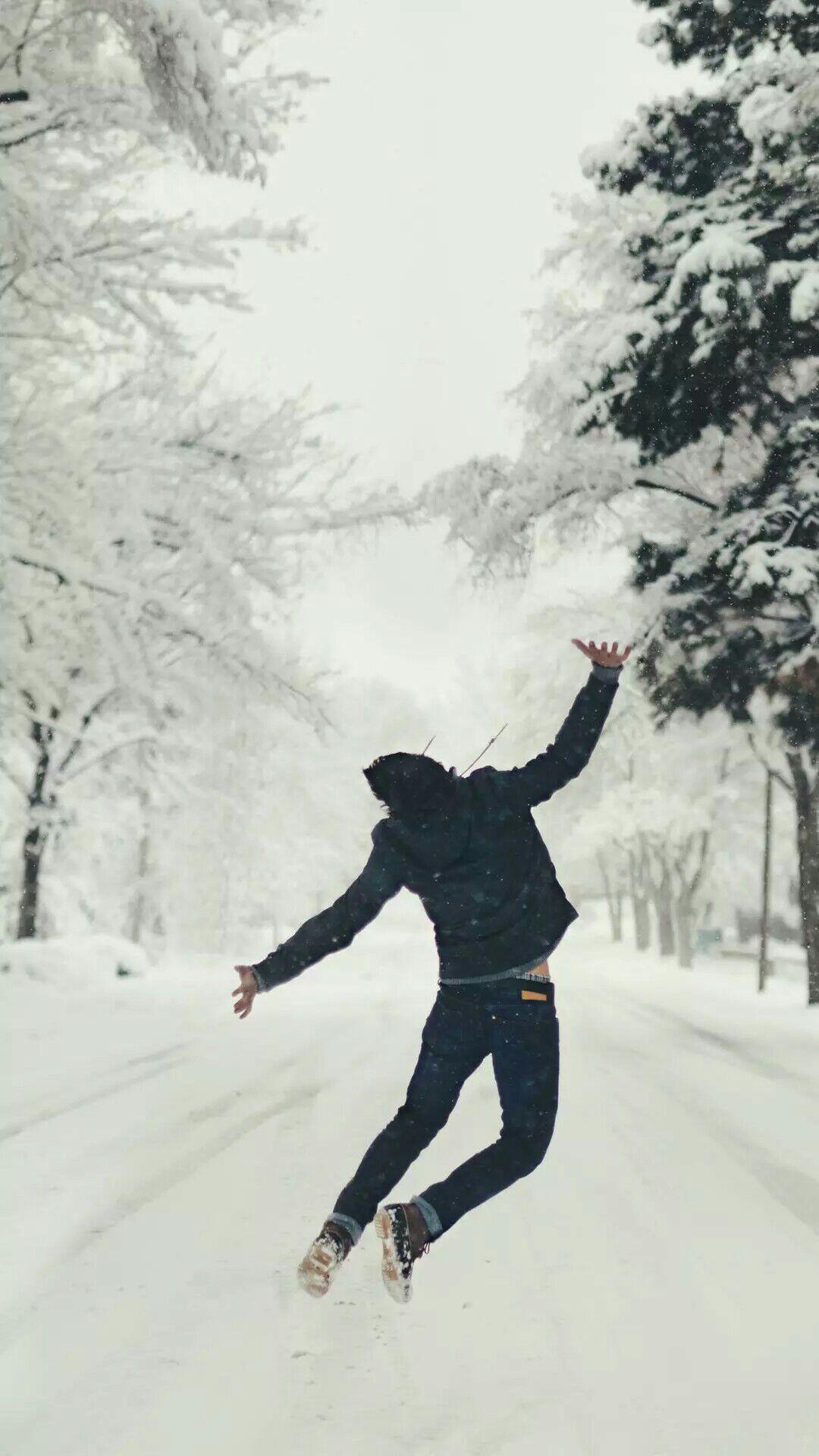 有没有那种背影的手机壁纸,展现出很孤独但又很洒脱的样子? - 知乎