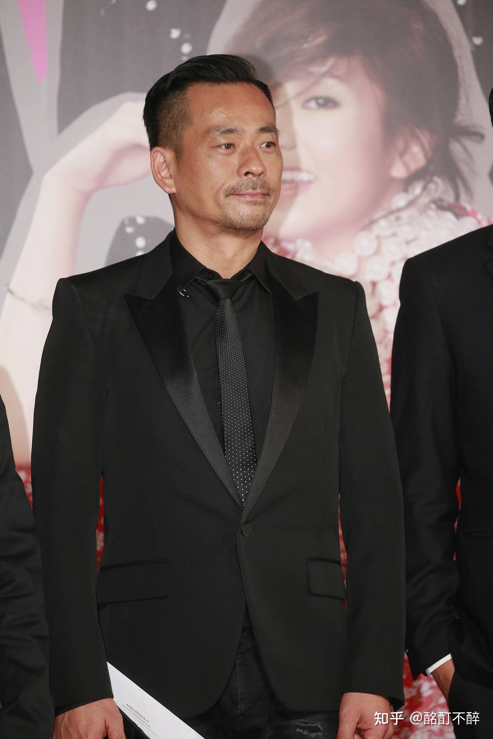 澳门赌场大亨周焯华(洗米华)涉嫌开设赌场罪被批捕,公安机关敦促其