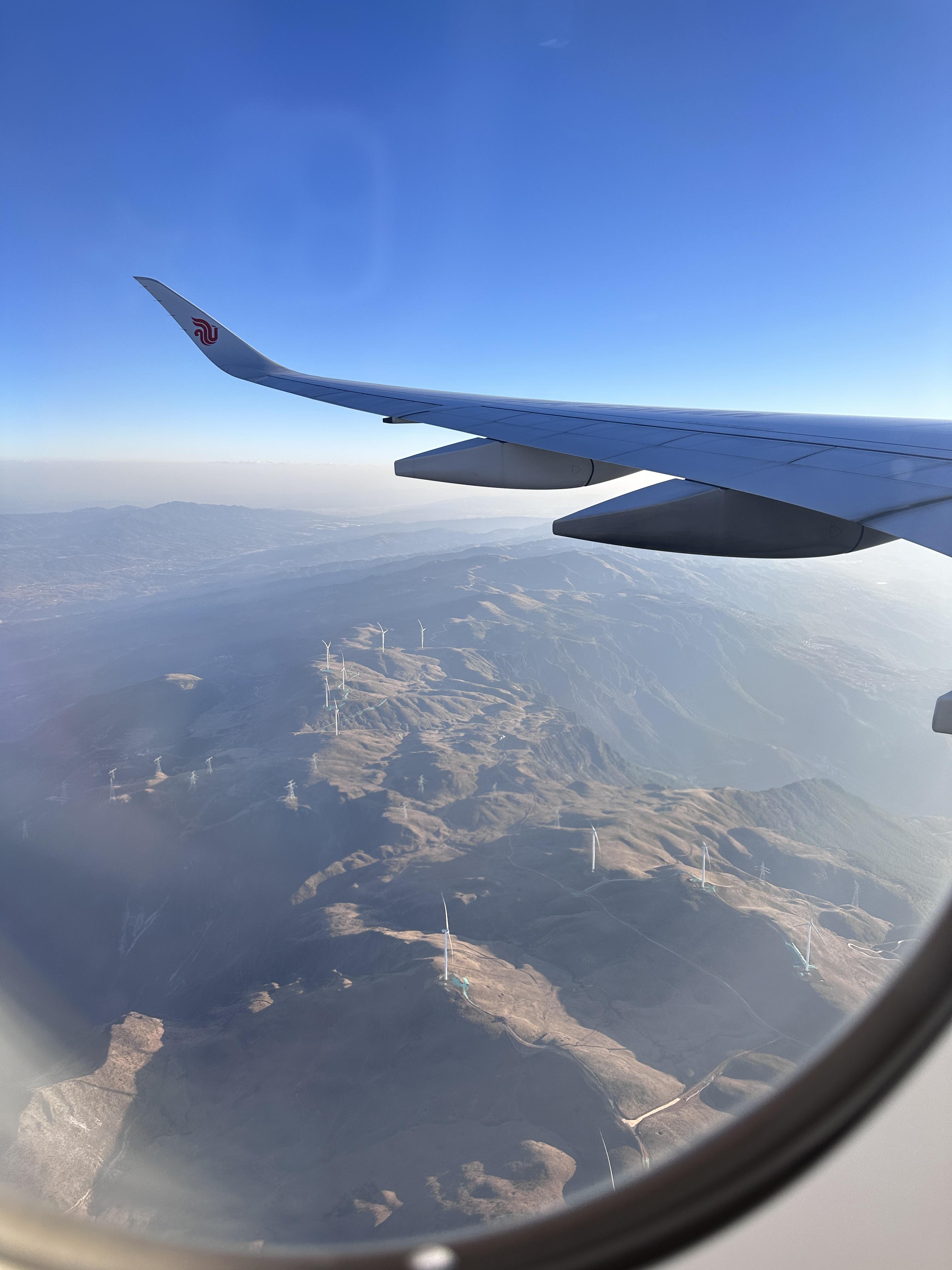 坐飞机时你有哪些随手一拍竟然有点好看的窗外风景