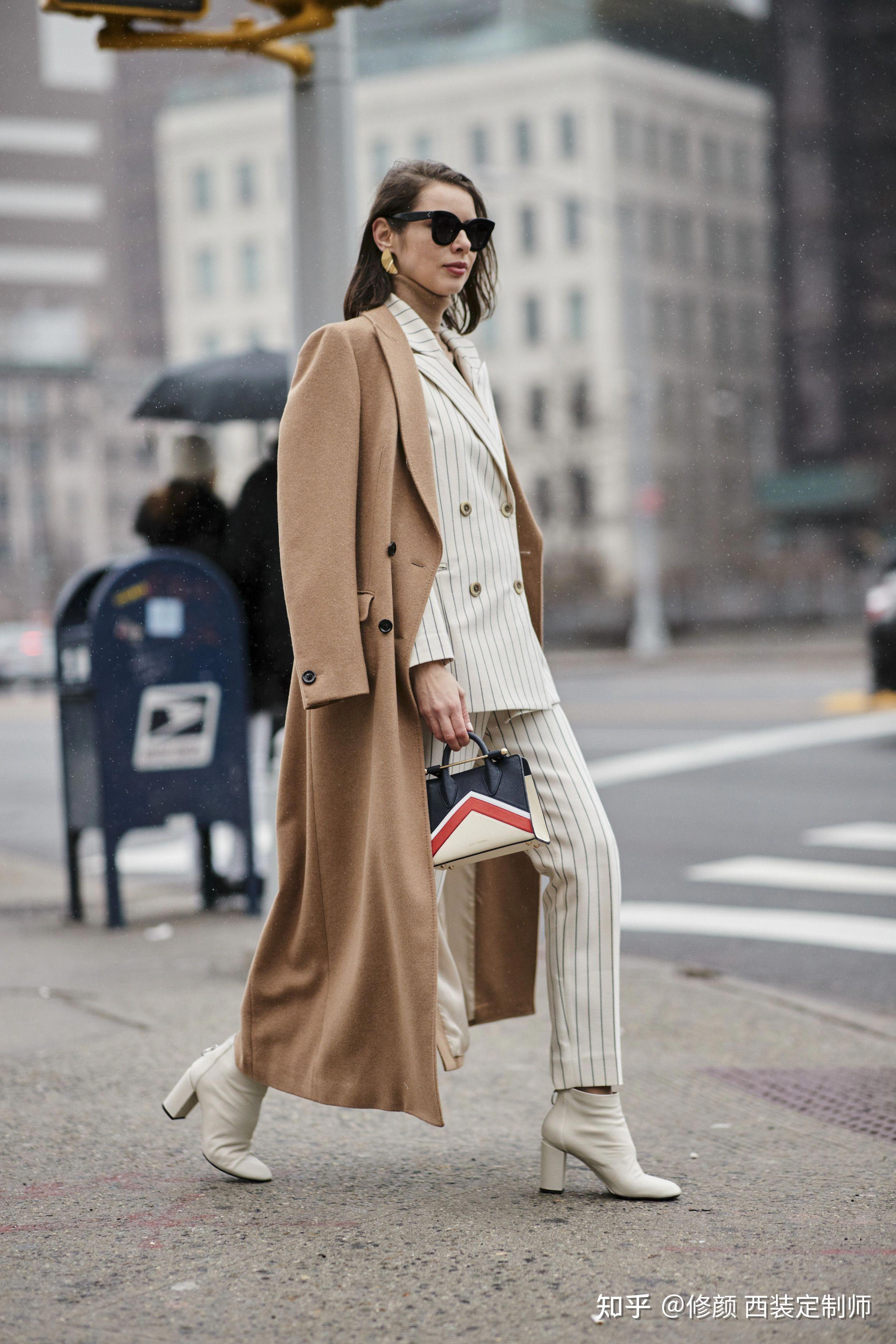 女生米色西装外套搭配棕色西裤会好看吗? - 知乎