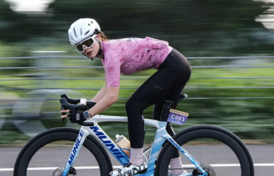 自行车重心比电动自行车高，按理说比电动自行车危险性大，但是骑自行车为什么没有规定必须戴头盔？