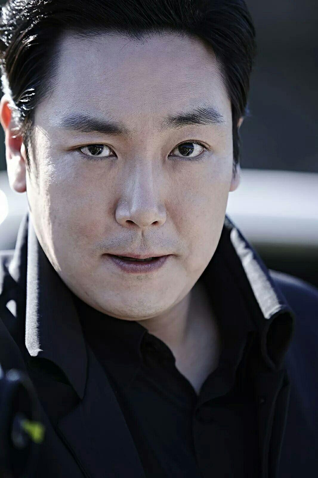 如何评价韩国演员赵震雄的演技