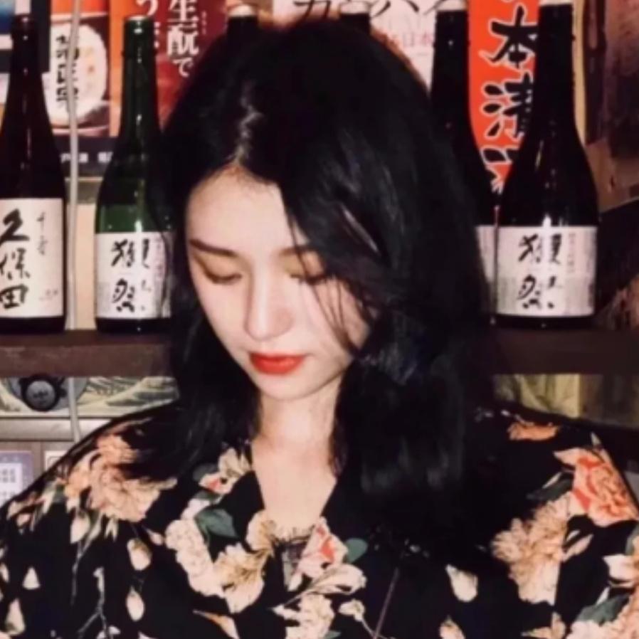 有没有很酷很拽的头像呀?(很酷很拽的图片女生)