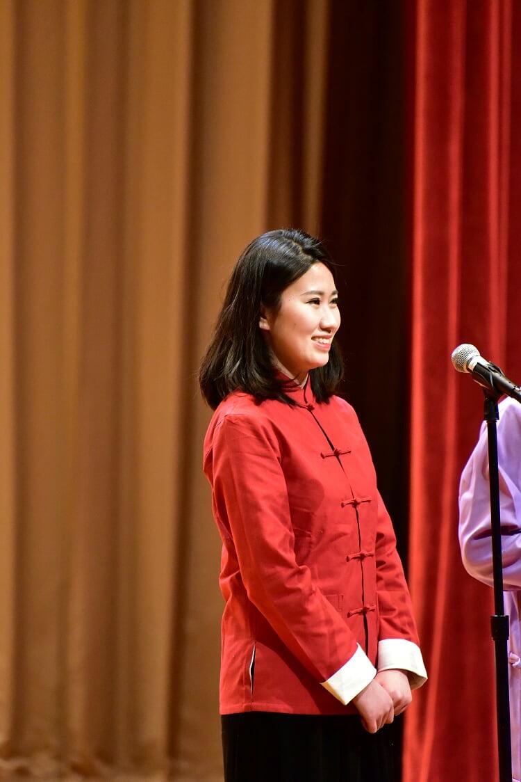 女性相声演员应该穿什么演出