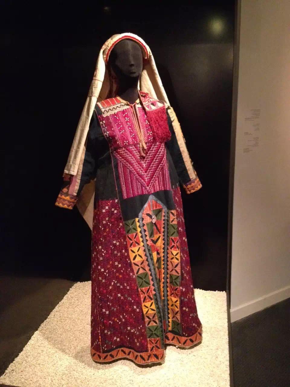 阿拉伯的女性都戴面纱那阿拉伯男人怎么挑选老婆?怎么知道好不好看?