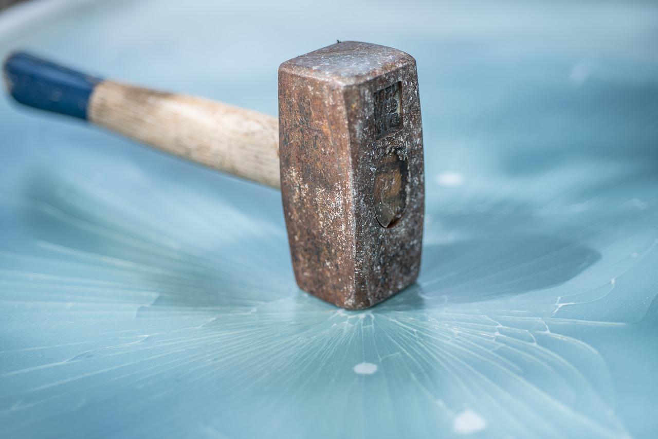 自爆玻璃预防措施