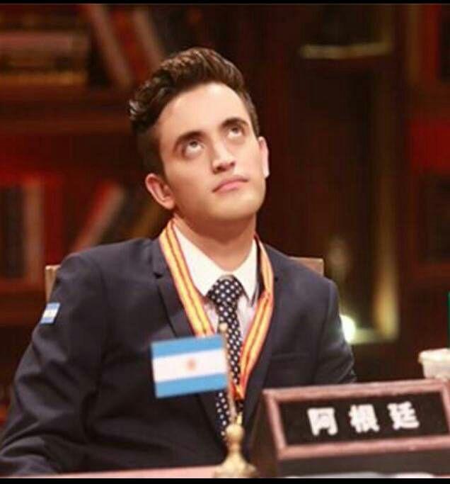 如何评价功必扬在非正式会谈的表现