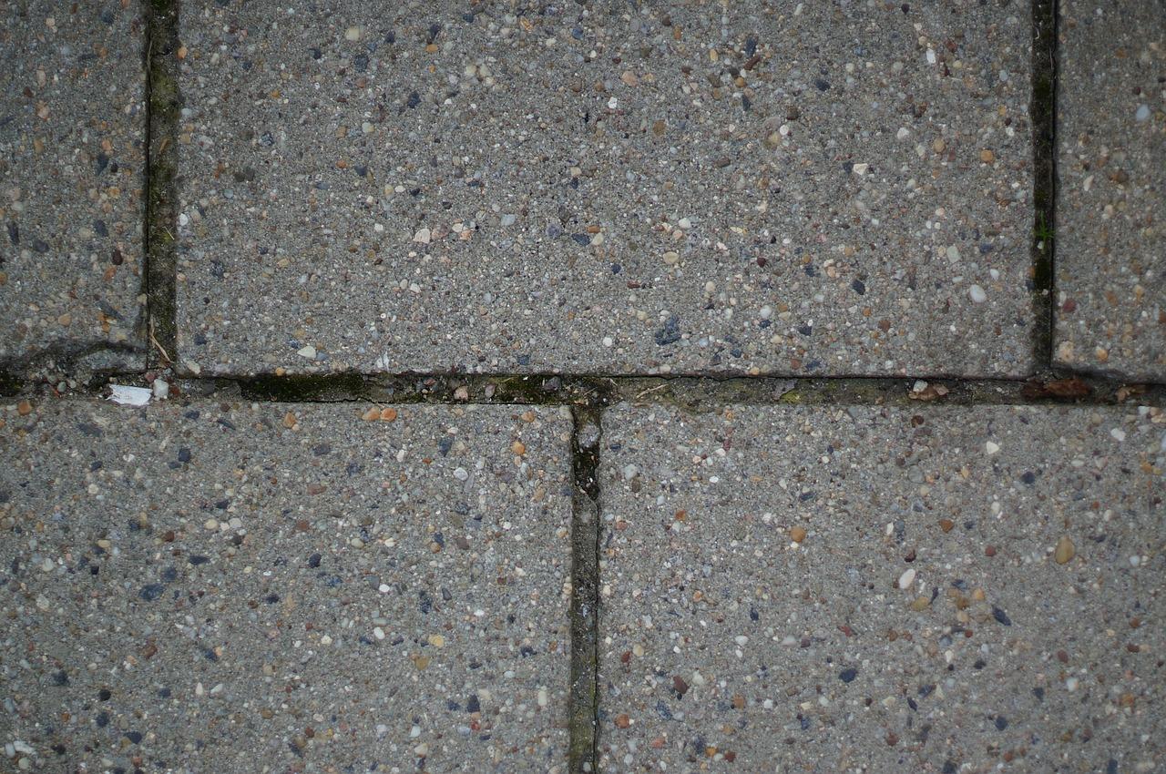 2. 白门搭暖色调