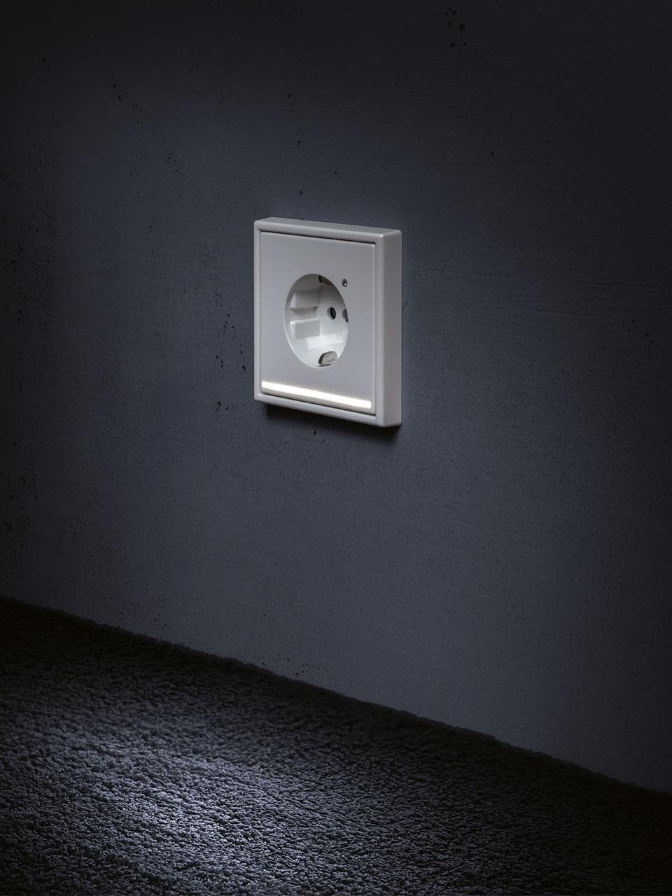 如何装电视插座