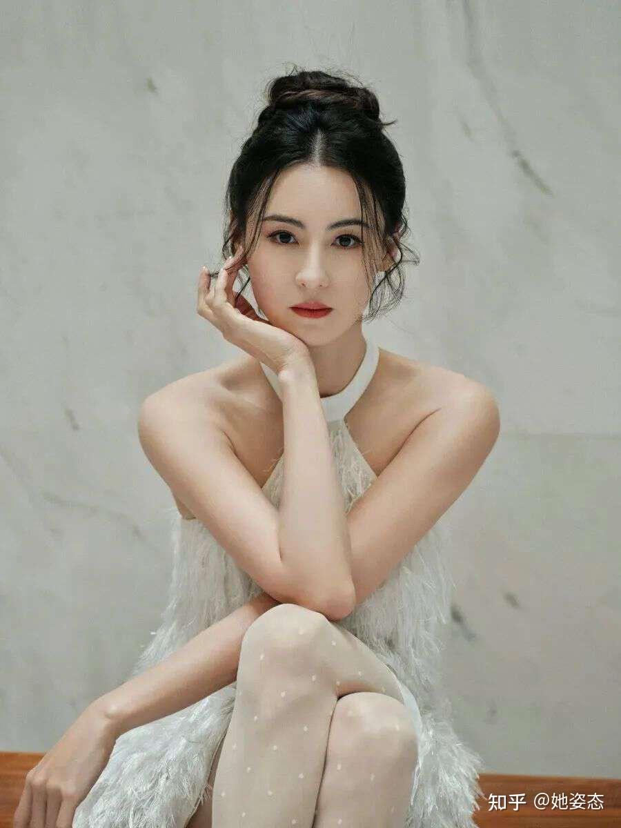 张柏芝拍艳照的时候和谢霆锋好着吗?那不是就出轨了吗? - 知乎