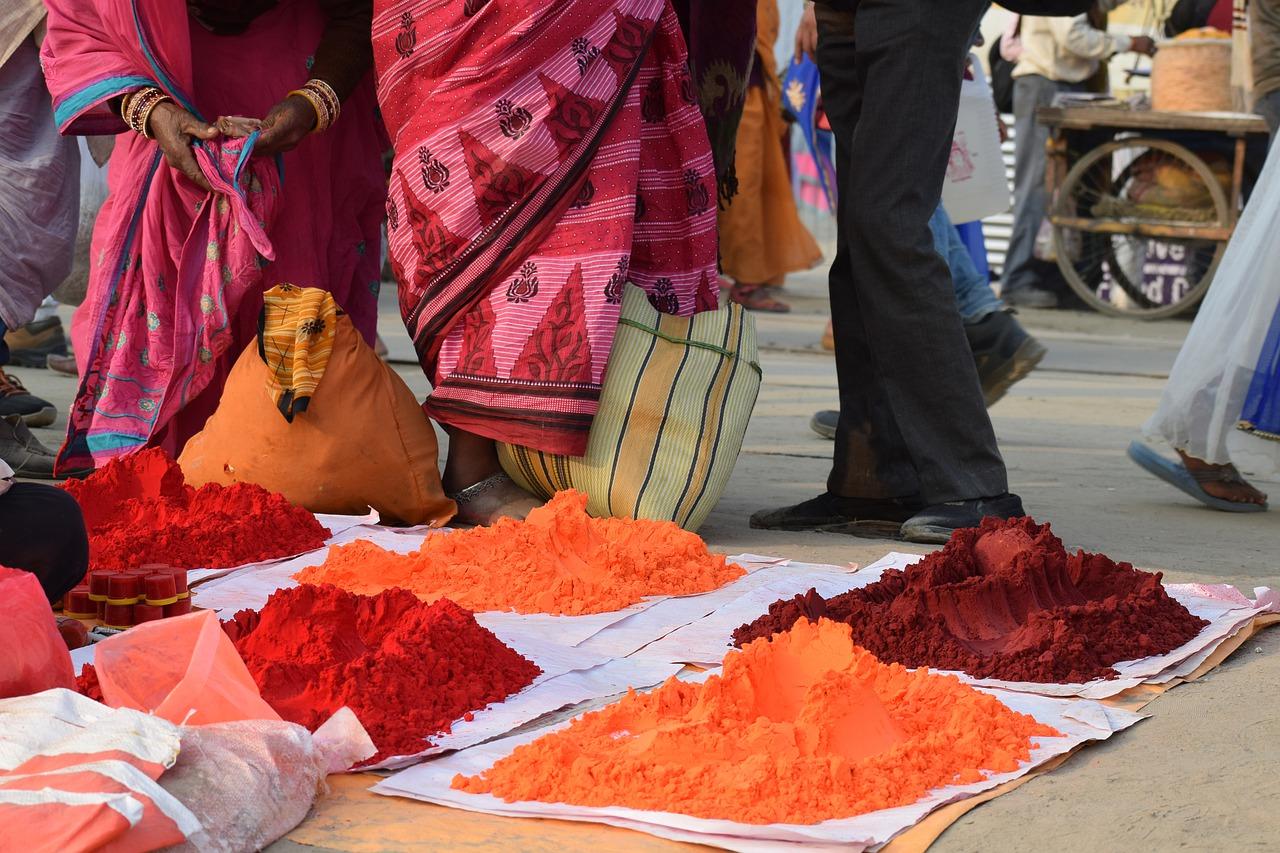 2. 豆青搭灰色调