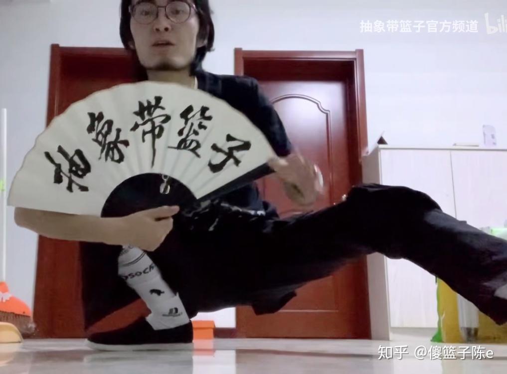 能不能贡献出你们带篮子的表情包? - 知乎