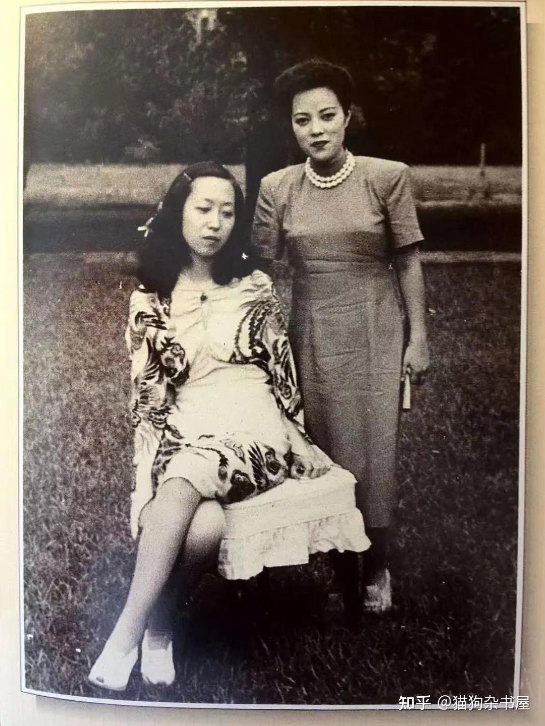 要么庸俗，要么孤独；生来一人，走时尘土——读《张爱玲传》有感- 知乎