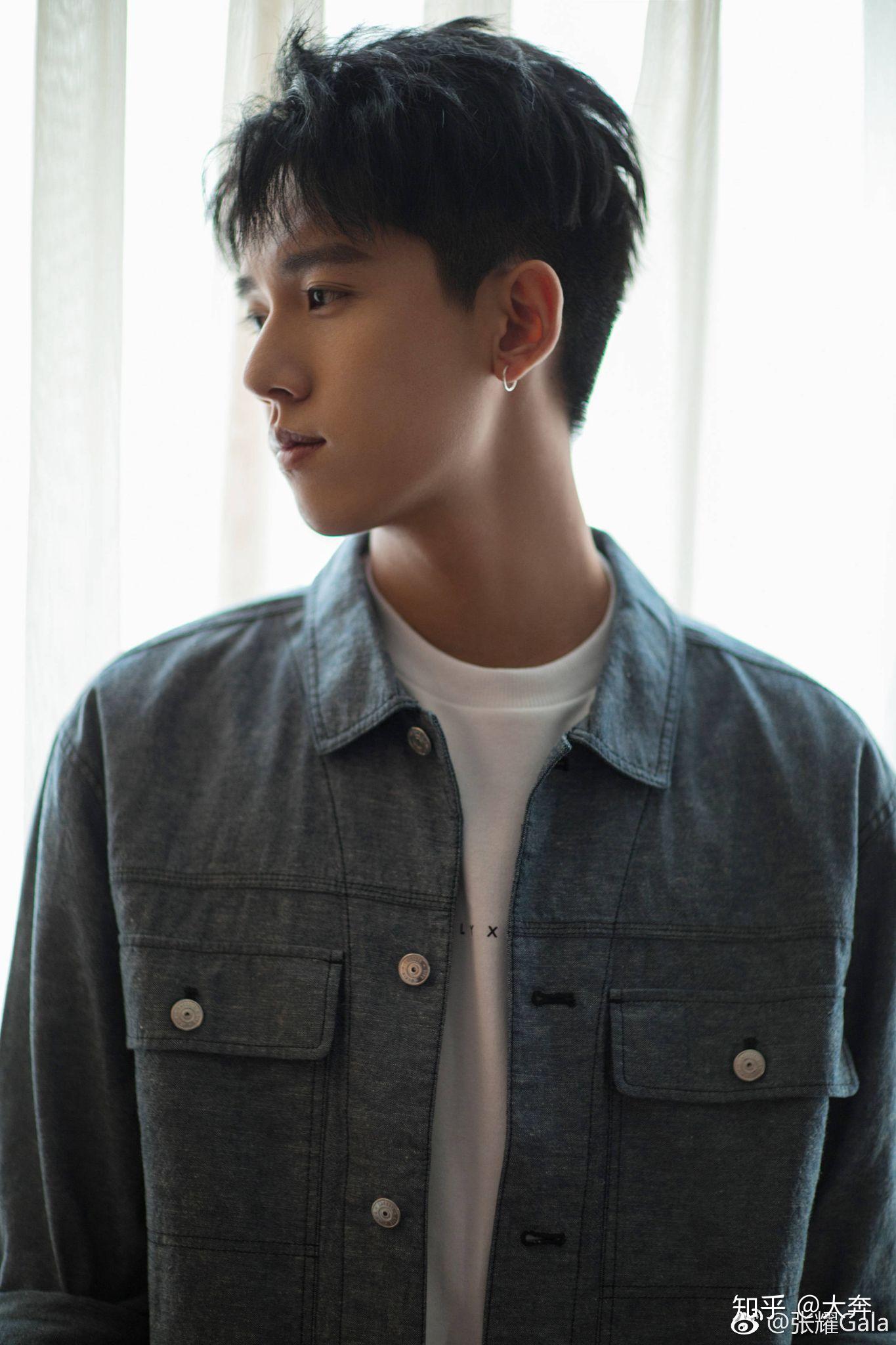 如何评价《人不彪悍枉少年》中李渔的扮演者 张耀? - 知乎