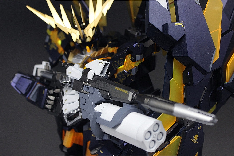 龙桃子pg独角兽快到了,精神力骨架还是红色.大家觉得把白色喷成消光黑