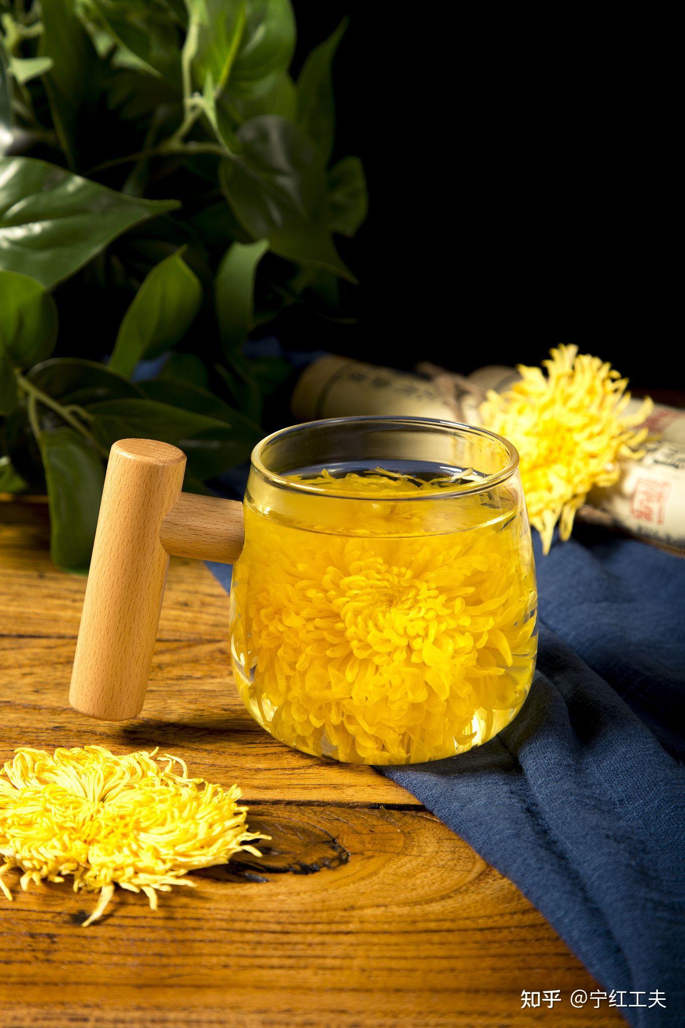 菊花茶泡过后菊花中间有些是黑色的正常吗? - 知乎