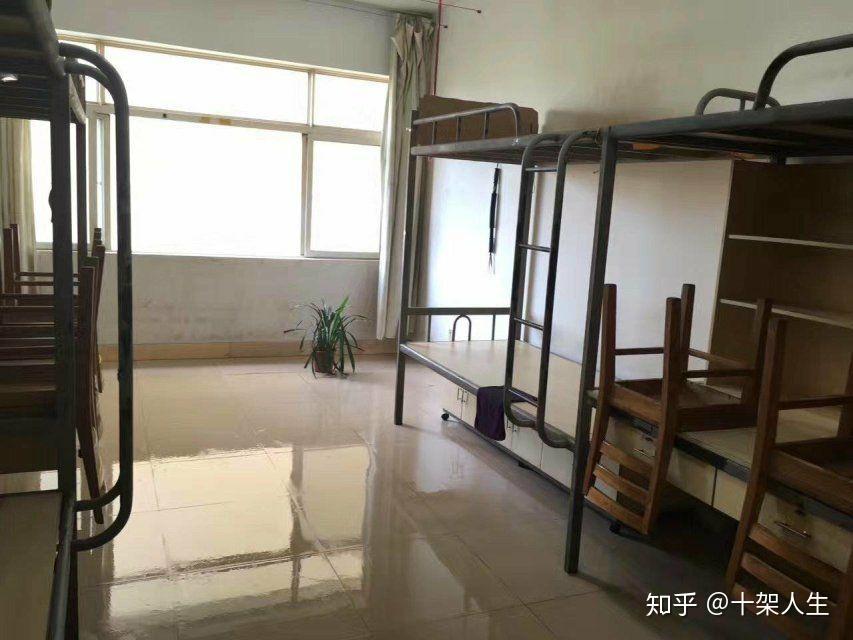 西南林业大学的宿舍条件如何?校区内有哪些生活设施?