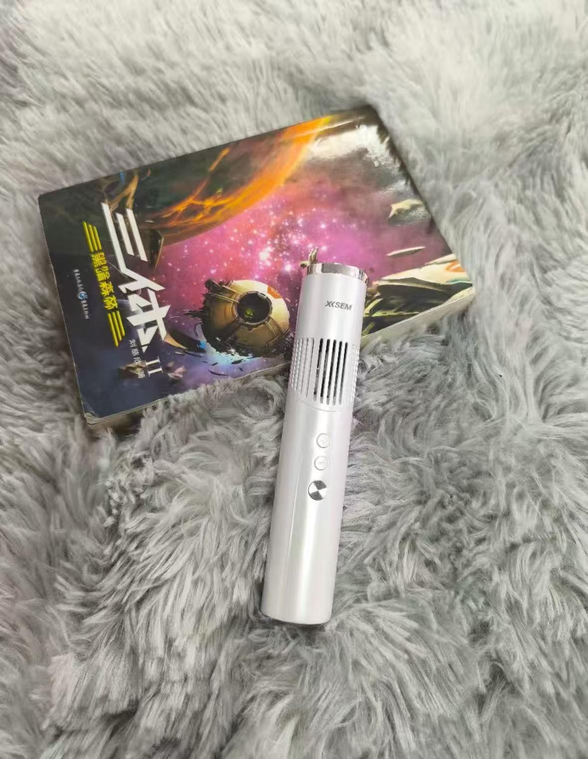 手持西圣Wind S小风扇，轻松降温!