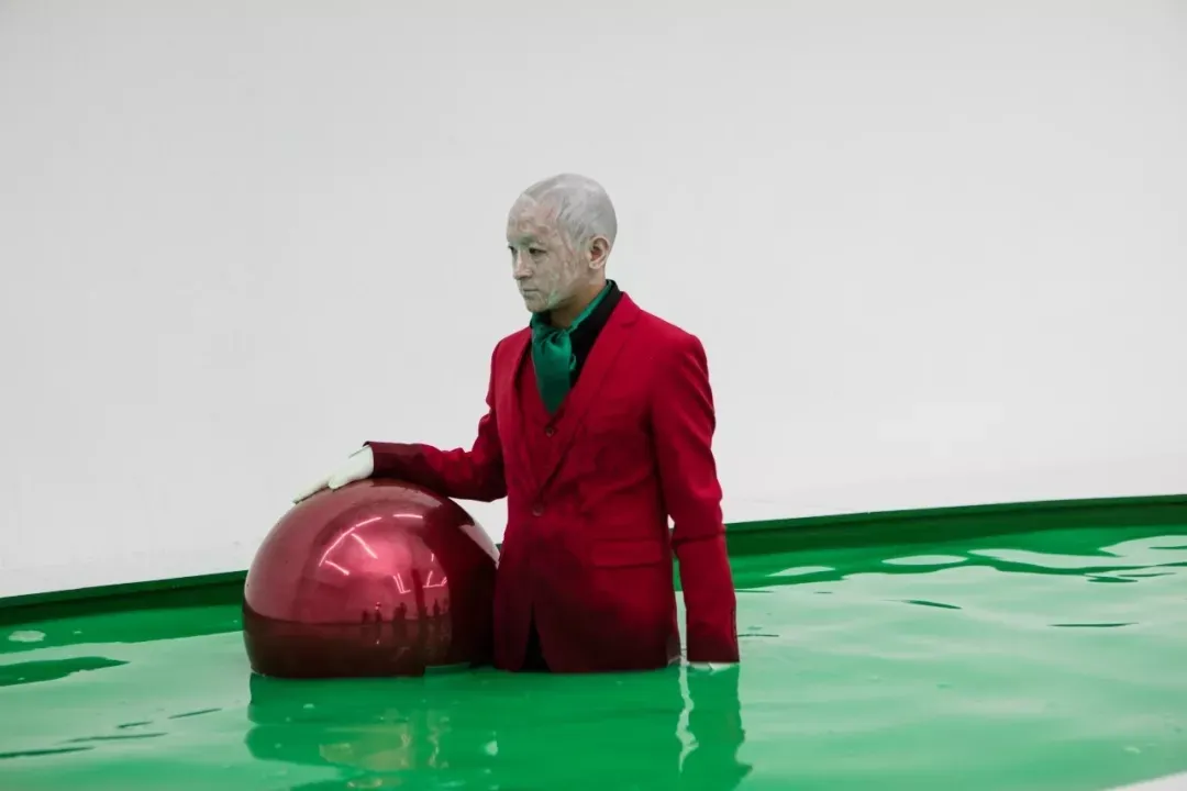 中国有哪些好的行为艺术家呢? - 知乎