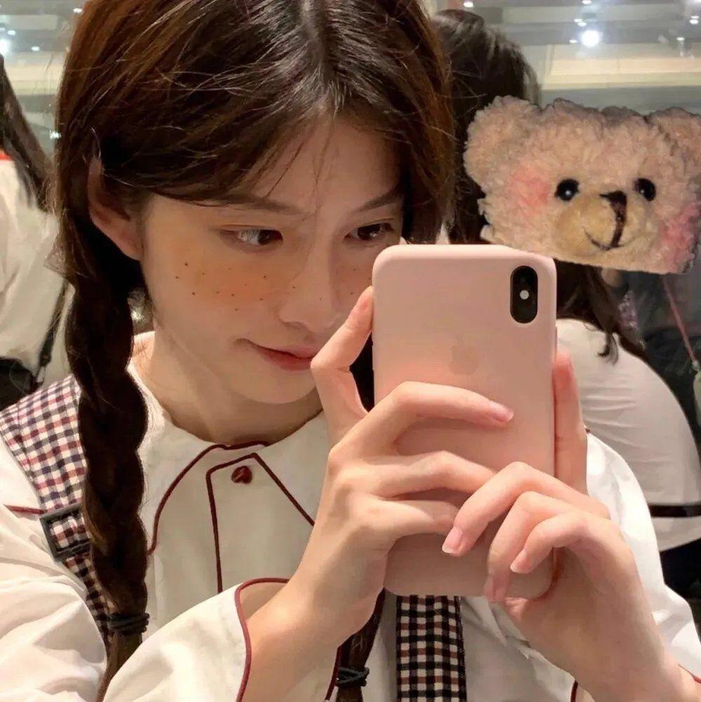 有哪些好看高清无水印的女生头像