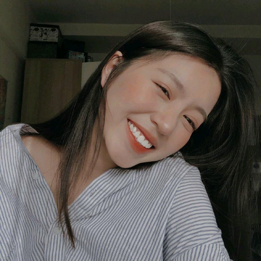 有没有那种笑的很开心的女生头像