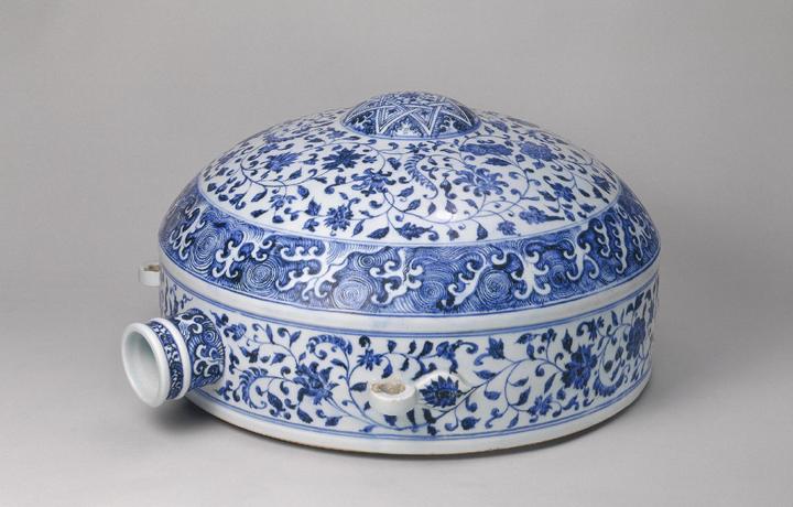 中国美術 明 青花纏枝 富貴佳器款 獅子紋碗 高 6cm 明 中国美術 明 青花纏枝 富貴佳器款 獅子紋碗 高 6cm 明