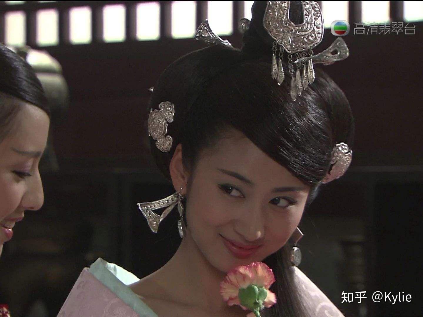 电视剧母仪天下里赵合德对赵飞燕是什么感情