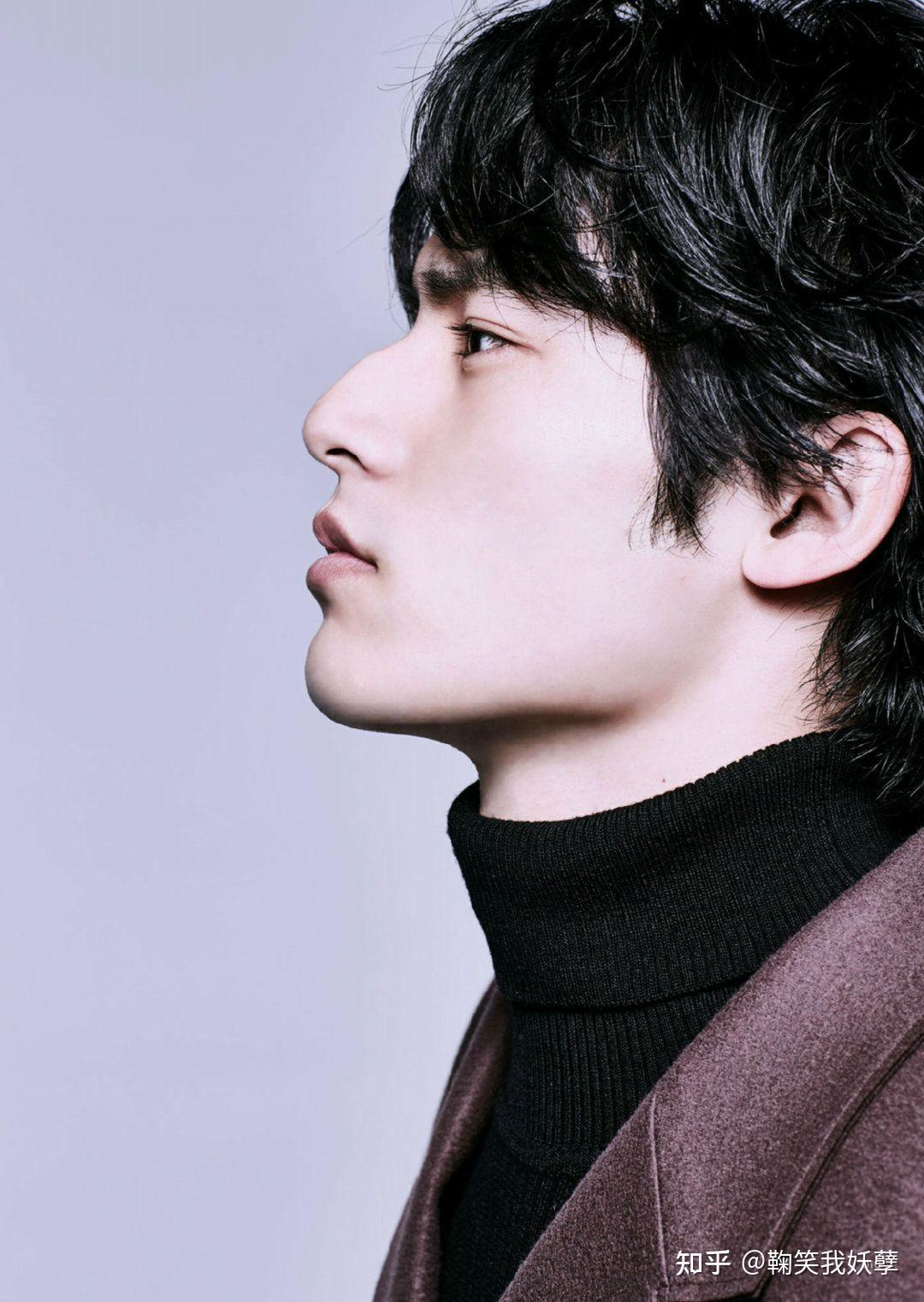 可以分享一下冈田健史的图片吗当壁纸的那种