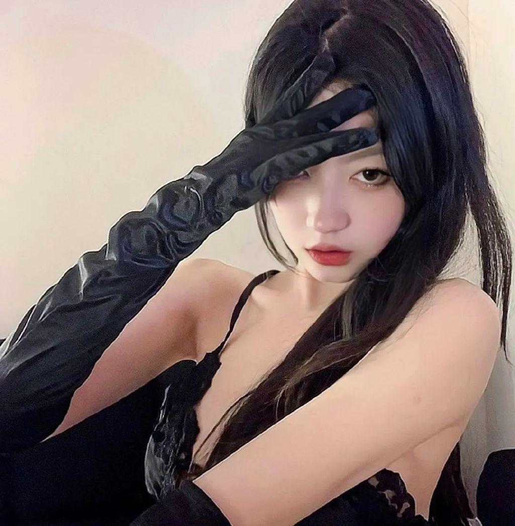 有没有很酷很拽的头像呀?(很酷很拽的图片女生)