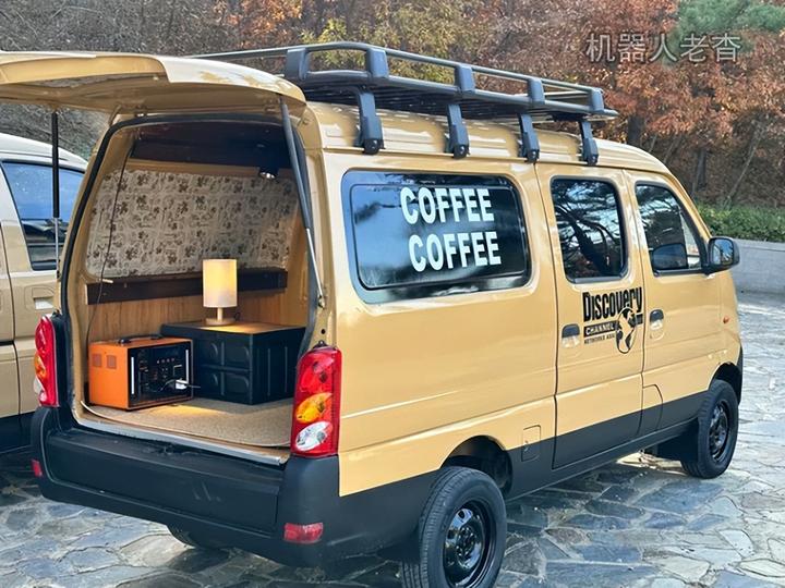 简单设计大通铺长安星光改装床车自驾游5座面包露营车旅行