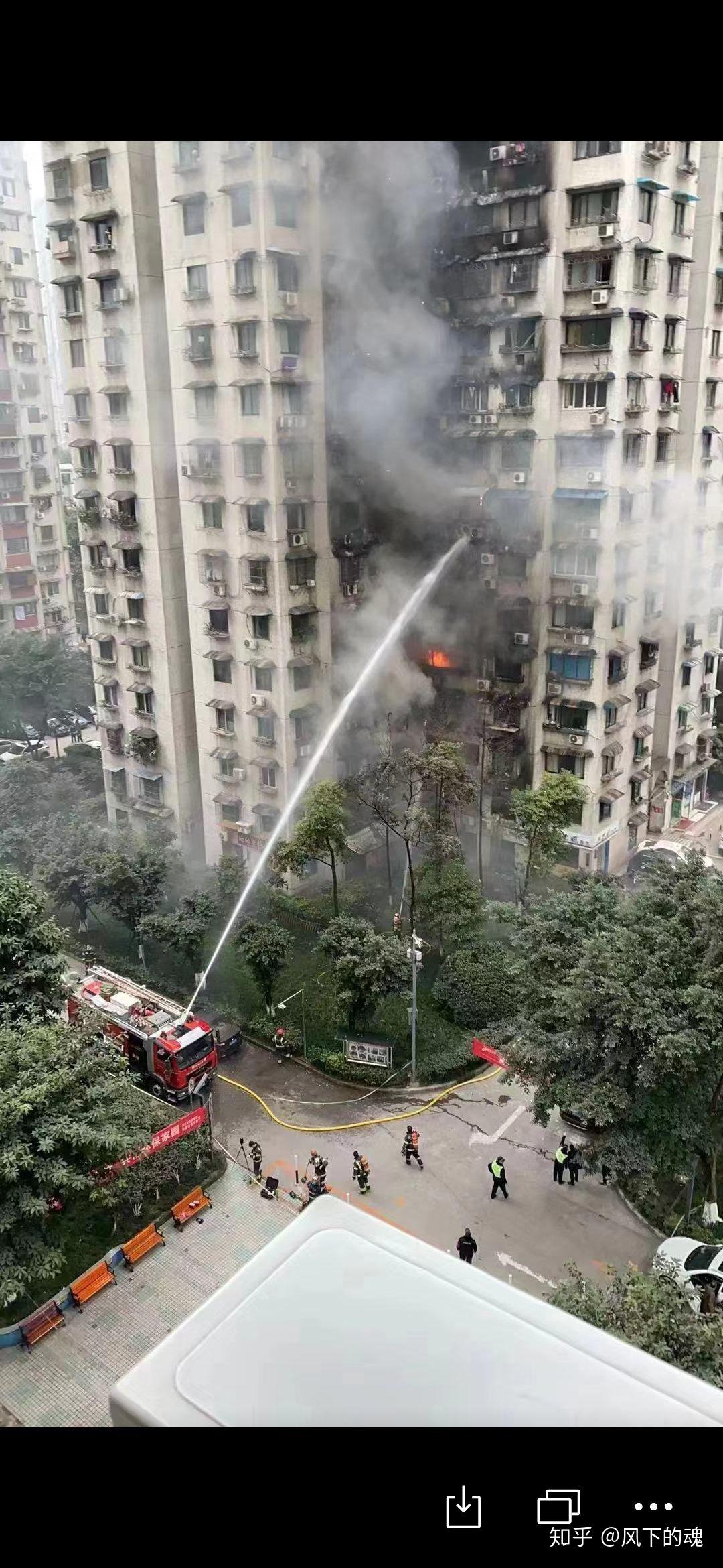 重庆加州花园小区火灾图片