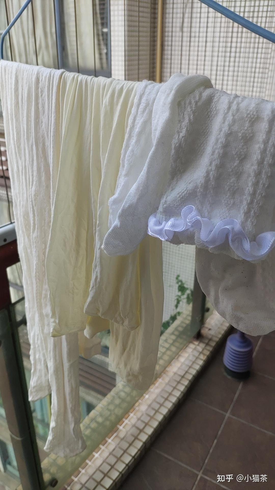 穿白丝很容易脏你们是怎么清洗的呢?