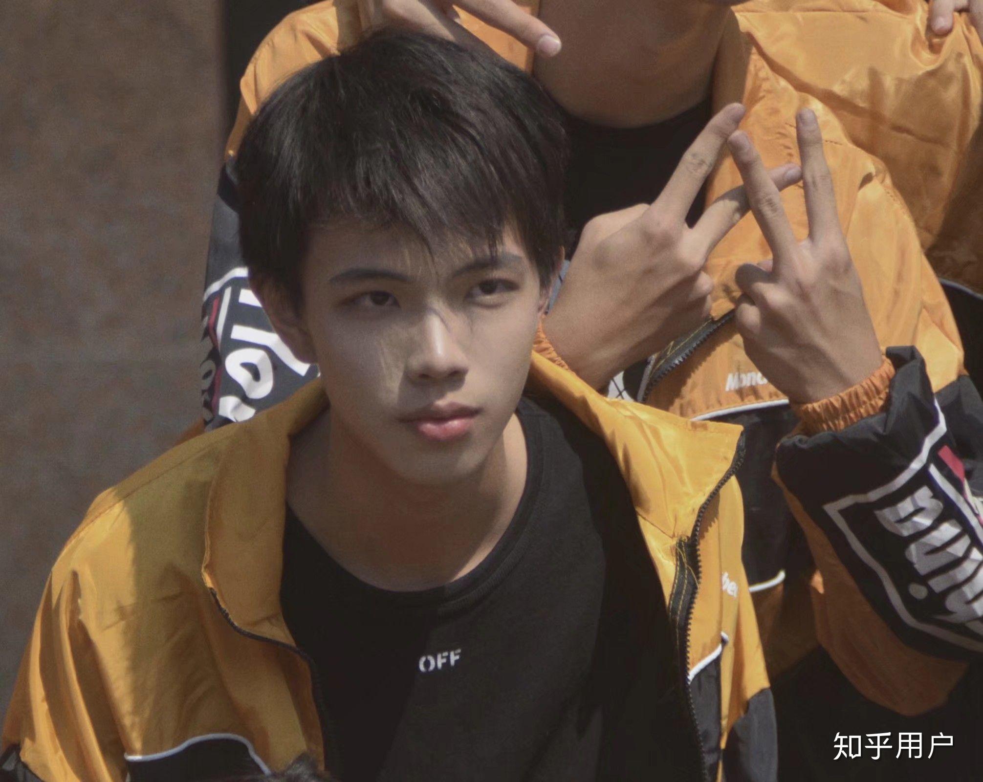 你见过最帅的初中男生长什么样? - 知乎