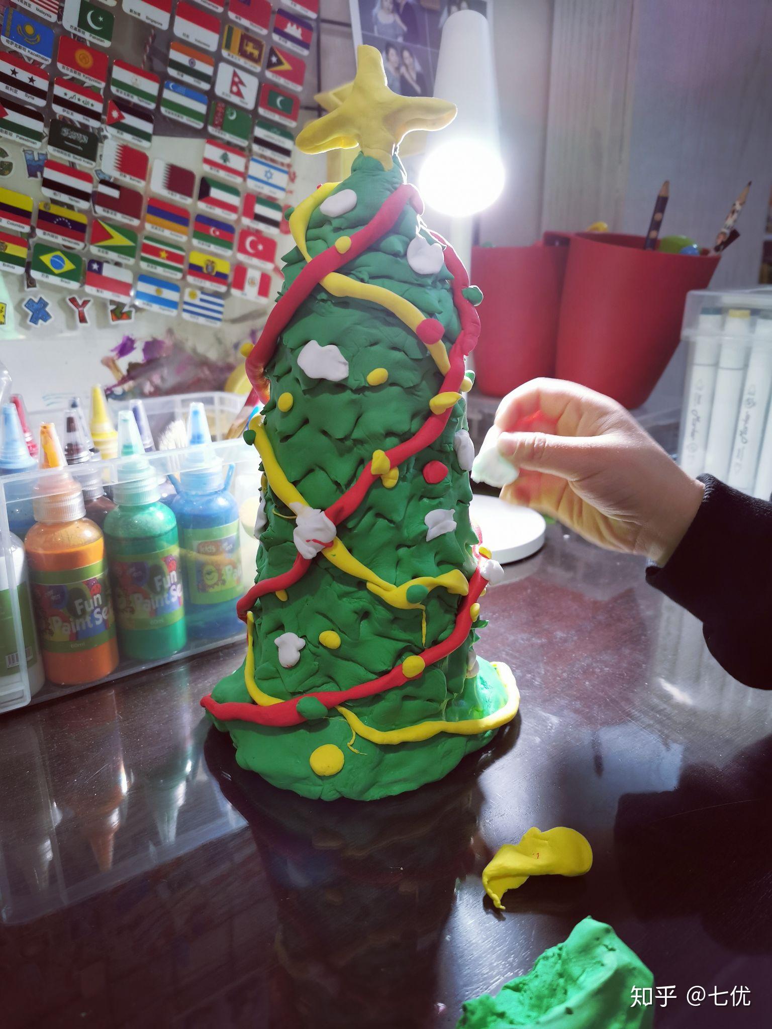 矿泉水瓶制作圣诞树图片